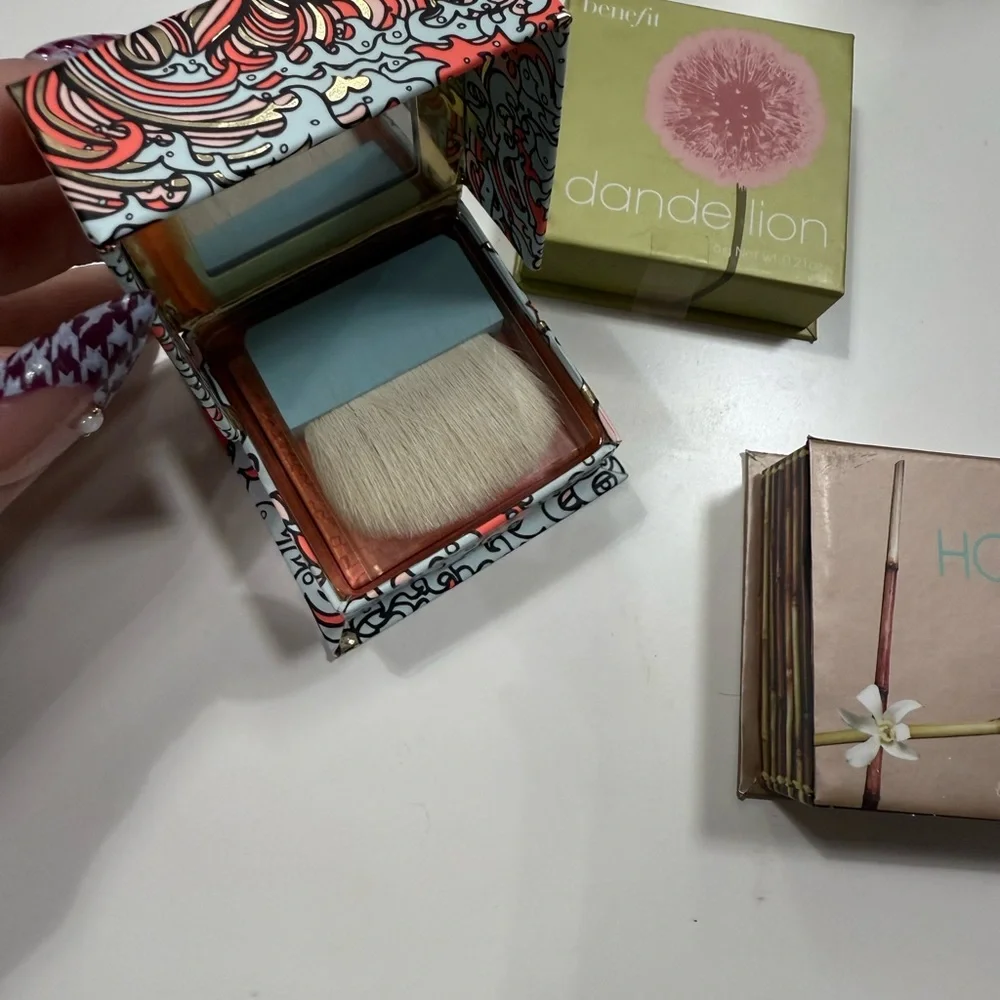 12 pc Makeup Lot - Buxom, Benefit, & Wet n Wild - Picture 9 of 11